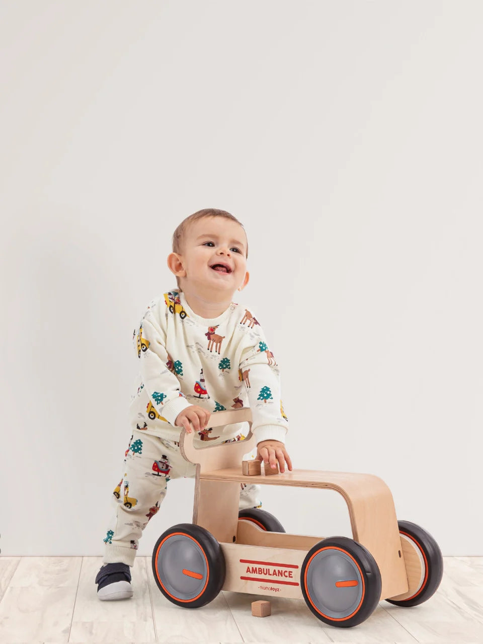Masinuta ride-on, premergator si carucior de jucarii MamaToyz DriveMe Wood, Ambulanta - Jucarie din lemn 3 in 1