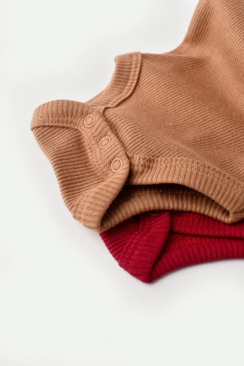 Set 2 body-uri bebe unisex din bumbac organic si modal - Maro/Rosu, BabyCosy