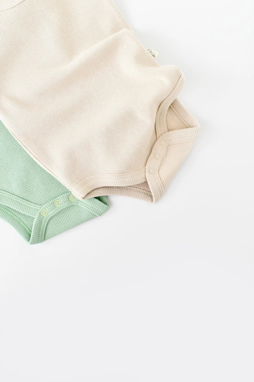 Set 2 body-uri fara maneci bebe unisex -100% bumbac organic - Mint/Stone, BabyCosy