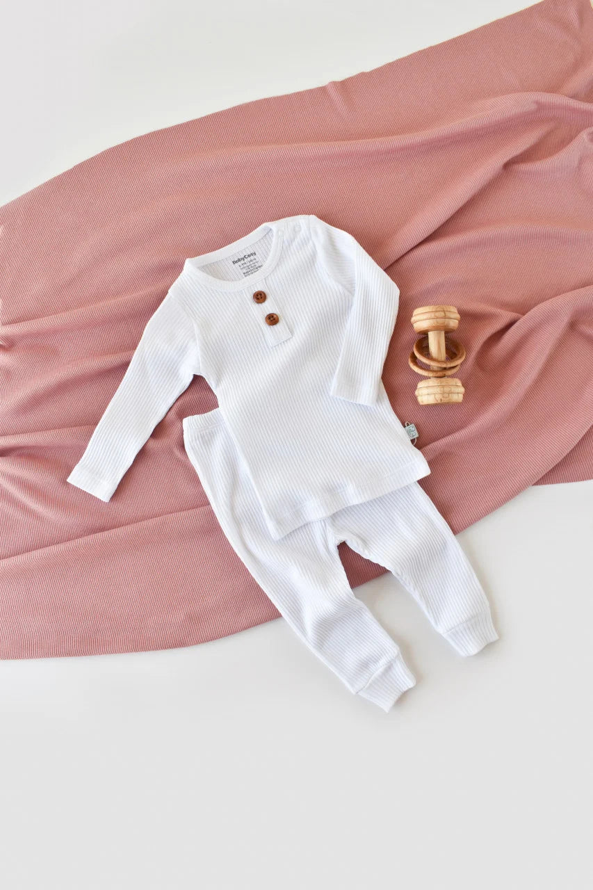 Set bluzita cu maneca lunga si pantaloni lungi din bumbac organic si modal - Alb BabyCosy