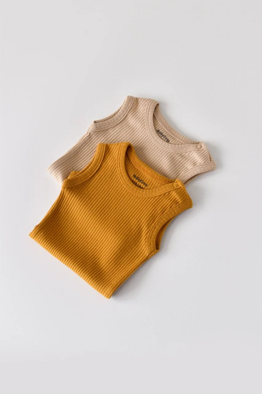 Set de 2 body-uri fara maneci din bumbac organic si modal - Mustar/Somon BabyCosy