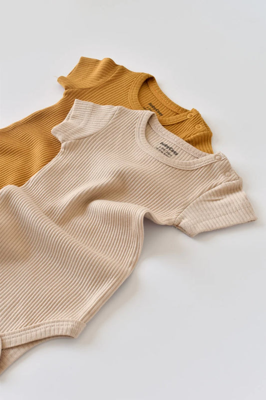 Set de 2 body-uri cu maneca scurta din bumbac organic si modal - Mustar/ Somon BabyCosy